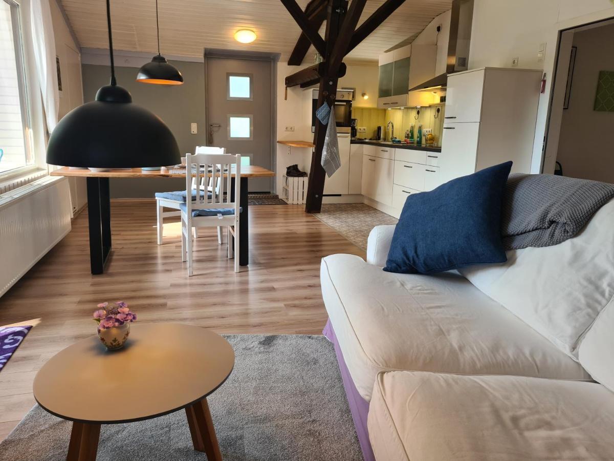 Tom Olen Stien - Heidjer Ferien Appartement Oldendorf (Luhe)
